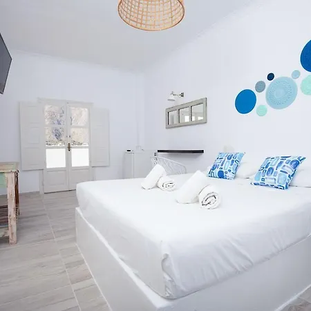 Markezinis 3* Perivolos (Santorini)