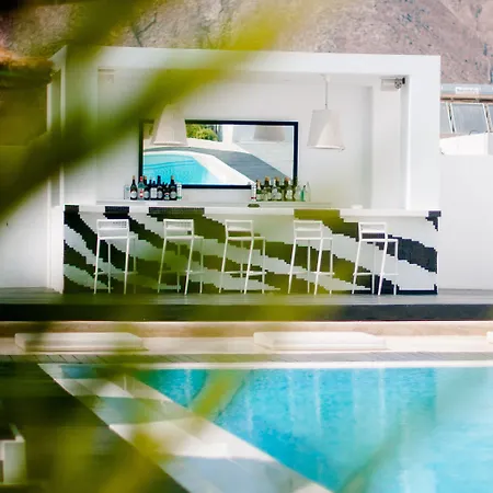 Markezinis 3* Perivolos (Santorini)